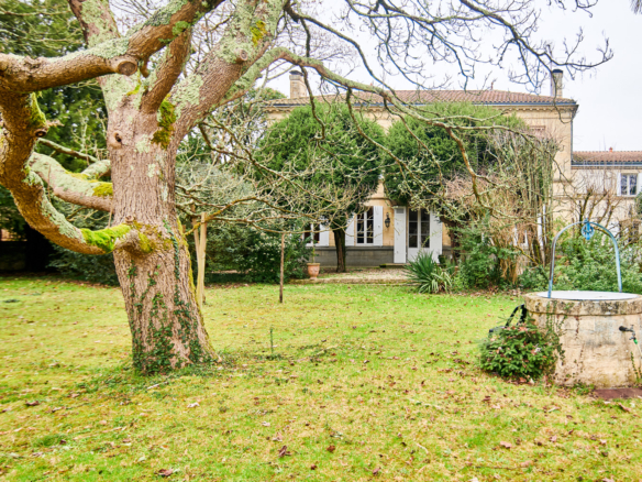 BEAUTIRAN DEMEURE PIERRE 240 M2 DEPENDANCES JARDIN GARAGE