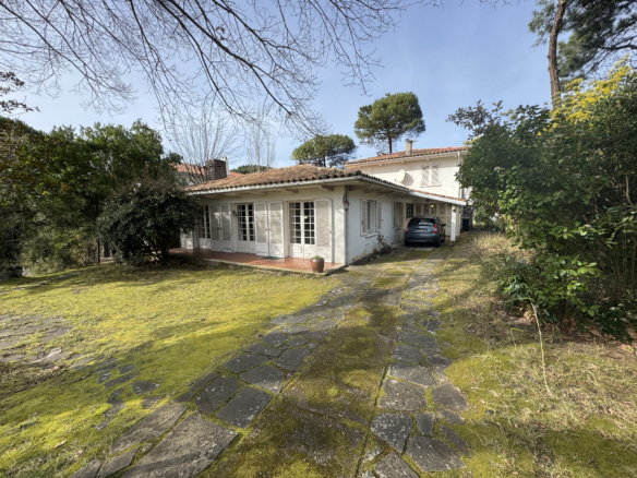 ARCACHON PEREIRE MAISON FAMILIALE 167 M2 JARDIN PROCHE PLAGE