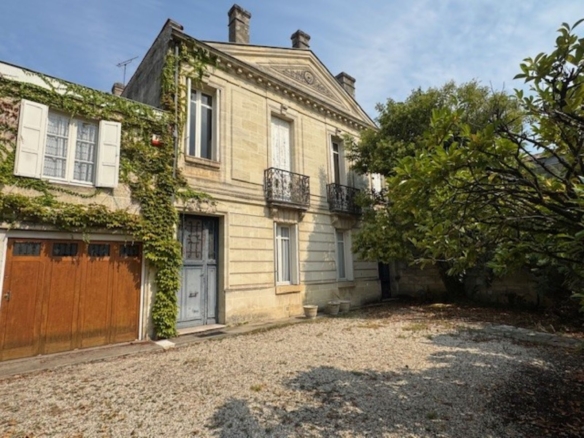 LE BOUSCAT BELLE MAISON EN PIERRE 235 M2 JARDIN 350 M2 GARAGE