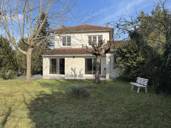 MERIGNAC CAPEYRON MAISON 140 M2 4 CH JARDIN 700 M2 GARAGE