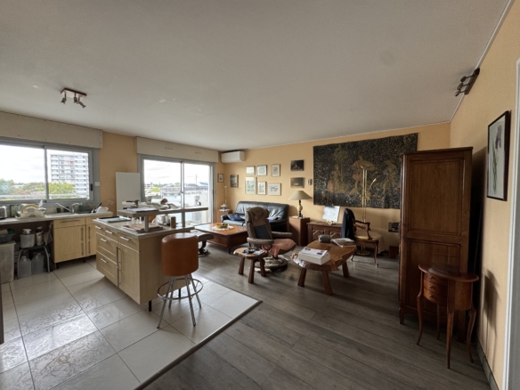 Bordeaux Caudéran – T3 61 m² avec balcon, garage et cave – Investissement locatif